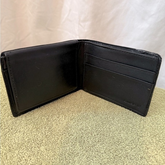 Black Leather Bifold Mens Wallet ~ Super Soft and Thin - Picture 6 of 8